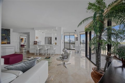 Condominio en venta en Aventura, Florida, 2 dormitorios, 120.77 m2 № 2244259 - foto 12