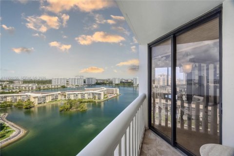 Condominio en venta en Aventura, Florida, 2 dormitorios, 120.77 m2 № 2244259 - foto 28