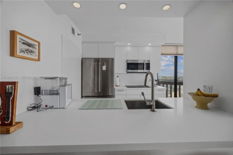 Condominio en venta en Aventura, Florida, 2 dormitorios, 120.77 m2 № 2244259 - foto 7