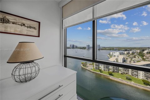 Condominio en venta en Aventura, Florida, 2 dormitorios, 120.77 m2 № 2244259 - foto 25