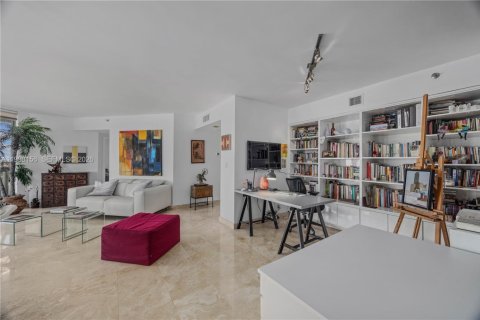 Condominio en venta en Aventura, Florida, 2 dormitorios, 120.77 m2 № 2244259 - foto 14