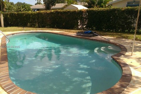 Villa ou maison à North Miami Beach, Floride 2 chambres, 83.61 m2 № 2154088