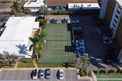 Condominio en venta en Oakland Park, Florida, 1 dormitorio, 55.74 m2 № 1967944 - foto 4