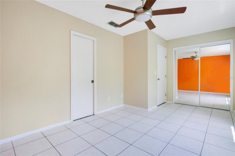 Townhouse in Winter Springs, Florida 3 bedrooms, 102.66 sq.m. № 1803108 - photo 15