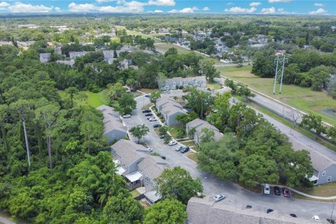 Townhouse in Winter Springs, Florida 3 bedrooms, 102.66 sq.m. № 1803108 - photo 27