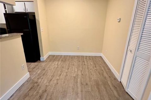 Apartamento en alquiler en Plant City, Florida, 2 dormitorios, 74.32 m2 № 1883215 - foto 4