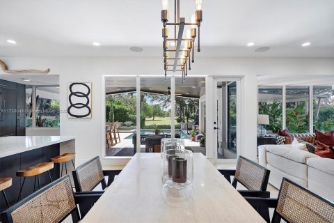 House in Miami Shores, Florida 5 bedrooms, 296.64 sq.m. № 1715391 - photo 19