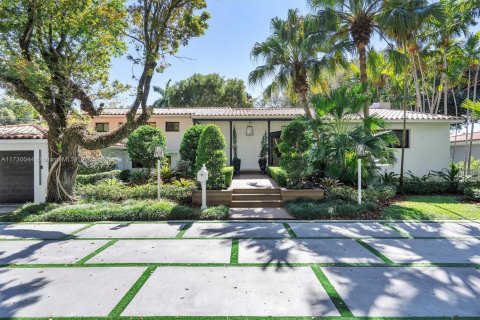 House in Miami Shores, Florida 5 bedrooms, 296.64 sq.m. № 1715391 - photo 4