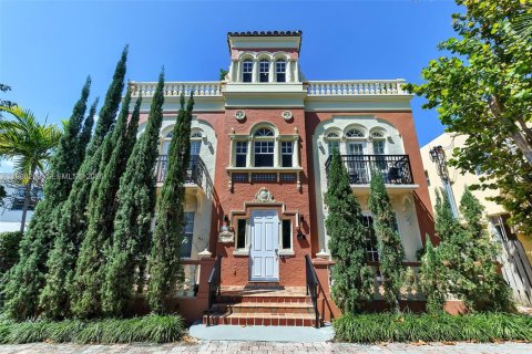 Кондоминиум с 2 спальнями в Майами-Бич, Флорида № 2051785