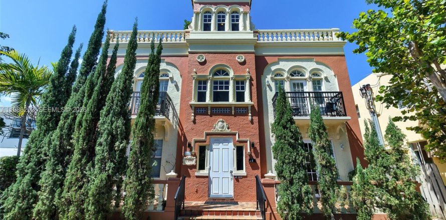 Кондоминиум с 2 спальнями в Майами-Бич, Флорида № 2051785