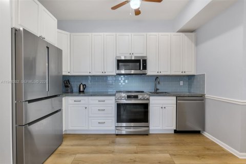 Купить кондоминиум в Майами-Бич, Флорида 2 спальни, 91.23м2, № 2051785 - фото 12