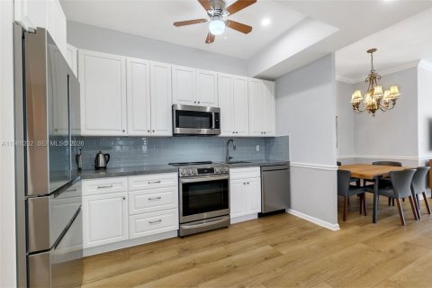 Купить кондоминиум в Майами-Бич, Флорида 2 спальни, 91.23м2, № 2051785 - фото 9