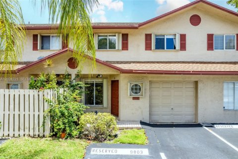 Touwnhouse à Sunrise, Floride 3 chambres, 141.12 m2 № 2077567