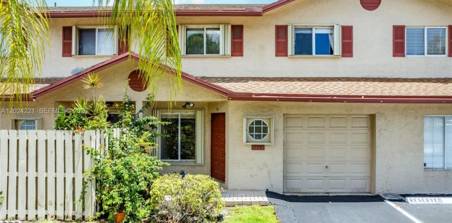 Touwnhouse à Sunrise, Floride 3 chambres, 141.12 m2 № 2077567