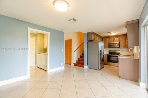 Touwnhouse à vendre à Sunrise, Floride: 3 chambres, 141.12 m2 № 2077567 - photo 13