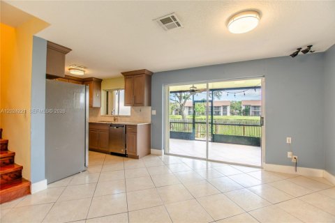Touwnhouse à vendre à Sunrise, Floride: 3 chambres, 141.12 m2 № 2077567 - photo 7
