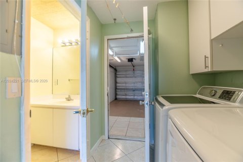 Touwnhouse à vendre à Sunrise, Floride: 3 chambres, 141.12 m2 № 2077567 - photo 16