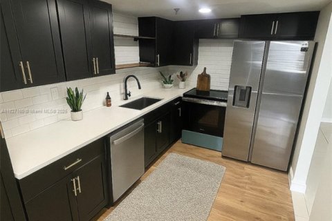 Condominio en venta en Miami, Florida, 2 dormitorios, 112.69 m2 № 1981849 - foto 2