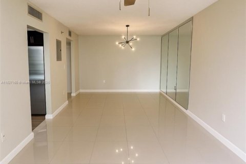 Condominio en venta en Miami, Florida, 2 dormitorios, 112.69 m2 № 1981849 - foto 5