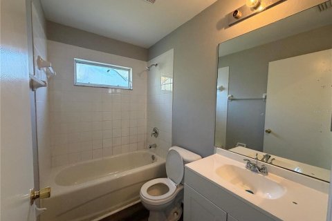 House in Riverview, Florida 4 bedrooms, 140 sq.m. № 2117223 - photo 8