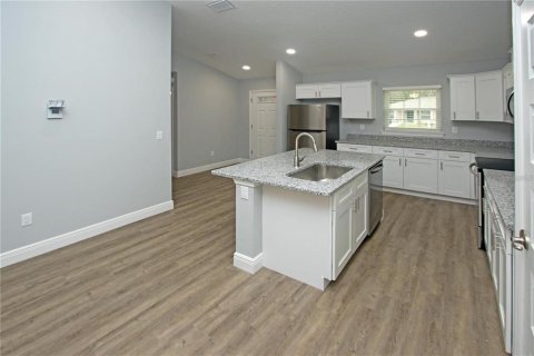 Appartement à louer à Citrus Springs, Floride: 4 chambres, 212 m2 № 2391121 - photo 8