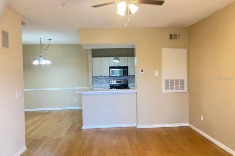 Condo in Orlando, Florida, 1 bedroom  № 2195993 - photo 5