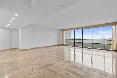 Condominio en venta en North Palm Beach, Florida, 2 dormitorios, 266.16 m2 № 2245583 - foto 11