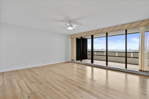 Condominio en venta en North Palm Beach, Florida, 2 dormitorios, 266.16 m2 № 2245583 - foto 19