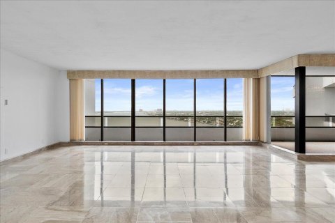 Condominio en venta en North Palm Beach, Florida, 2 dormitorios, 266.16 m2 № 2245583 - foto 3
