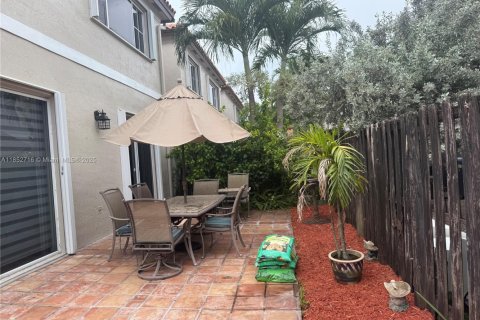 Townhouse in Miami Lakes, Florida 4 bedrooms, 207.26 sq.m. № 1875543 - photo 26