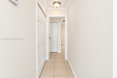 Villa ou maison à louer à Miami, Floride: 3 chambres, 140.84 m2 № 2363621 - photo 20