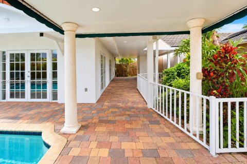 Villa ou maison à louer à Miami, Floride: 3 chambres, 140.84 m2 № 2363621 - photo 5