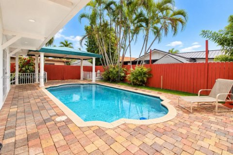 Villa ou maison à louer à Miami, Floride: 3 chambres, 140.84 m2 № 2363621 - photo 7