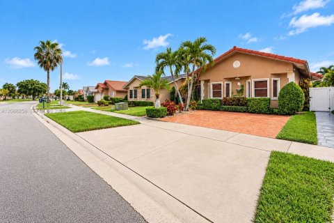 Villa ou maison à Miami, Floride 3 chambres, 140.84 m2 № 2363621