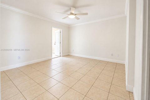 Villa ou maison à louer à Miami, Floride: 3 chambres, 140.84 m2 № 2363621 - photo 21