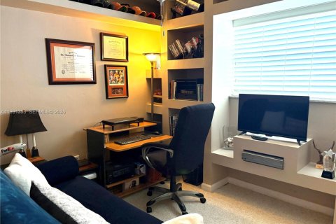 House in Coconut Creek, Florida 4 bedrooms, 170.94 sq.m. № 2052207 - photo 12