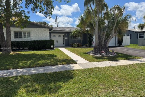 House in Coconut Creek, Florida 4 bedrooms, 170.94 sq.m. № 2052207 - photo 24