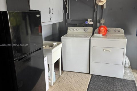 House in Coconut Creek, Florida 4 bedrooms, 170.94 sq.m. № 2052207 - photo 21