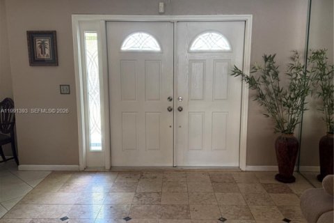 House in Coconut Creek, Florida 4 bedrooms, 170.94 sq.m. № 2052207 - photo 4