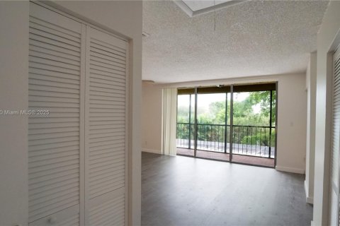 Touwnhouse à vendre à Doral, Floride: 3 chambres, 182.09 m2 № 1955414 - photo 22