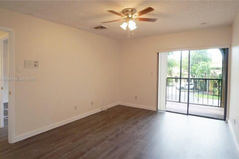 Touwnhouse à vendre à Doral, Floride: 3 chambres, 182.09 m2 № 1955414 - photo 19