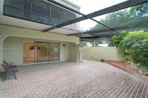 Touwnhouse à vendre à Doral, Floride: 3 chambres, 182.09 m2 № 1955414 - photo 10