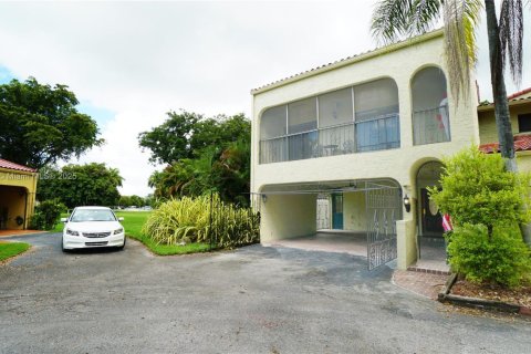 Touwnhouse à vendre à Doral, Floride: 3 chambres, 182.09 m2 № 1955414 - photo 1