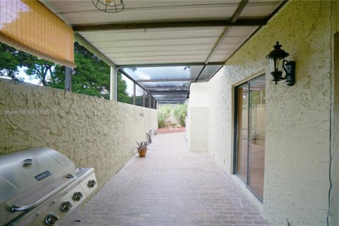Touwnhouse à vendre à Doral, Floride: 3 chambres, 182.09 m2 № 1955414 - photo 7
