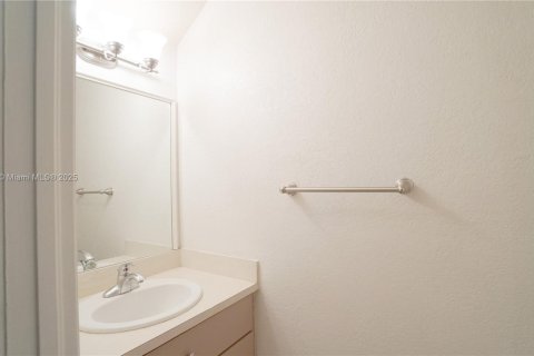 Touwnhouse à vendre à Doral, Floride: 3 chambres, 182.09 m2 № 1955414 - photo 6