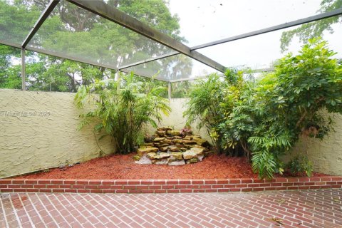 Touwnhouse à vendre à Doral, Floride: 3 chambres, 182.09 m2 № 1955414 - photo 11