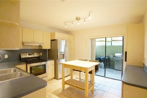 Touwnhouse à vendre à Doral, Floride: 3 chambres, 182.09 m2 № 1955414 - photo 5