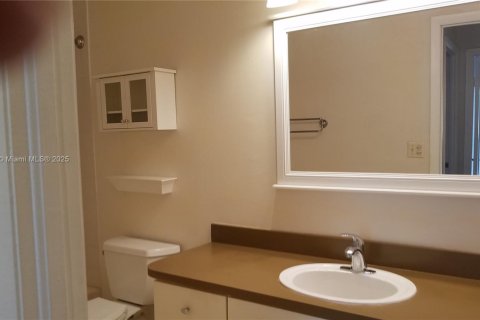 Touwnhouse à vendre à Doral, Floride: 3 chambres, 182.09 m2 № 1955414 - photo 16