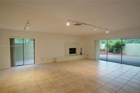 Touwnhouse à vendre à Doral, Floride: 3 chambres, 182.09 m2 № 1955414 - photo 3