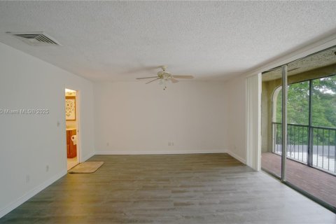 Touwnhouse à vendre à Doral, Floride: 3 chambres, 182.09 m2 № 1955414 - photo 23